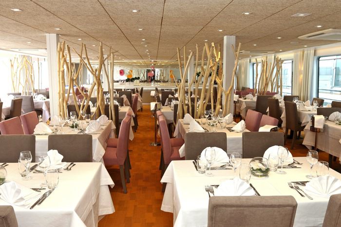 Restaurants, Bars & Cafés on MS Camargue